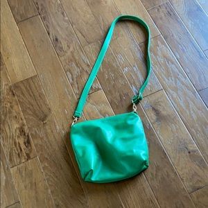 Adorable green purse cross body ⭐️ if interested make an offer⭐️